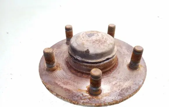 Rear wheel hub