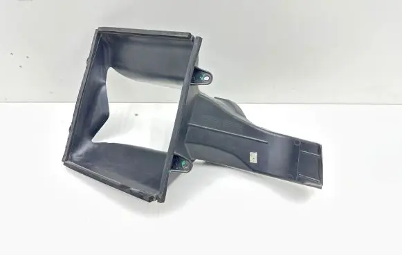 Maserati Ghibli Intercooler air channel guide 670038777
