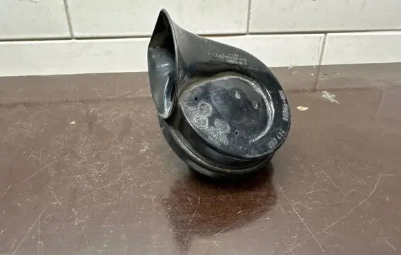 BMW 7 F01 F02 F03 F04 Horn signal 7182133