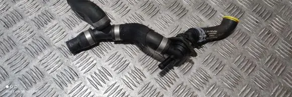 Mercedes-Benz C W205 Engine coolant pipe/hose 7536400
