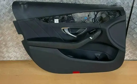 Mercedes-Benz C W205 Front door card panel trim 32185621
