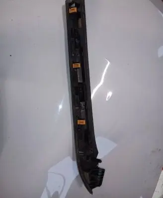 Fender trim (molding)