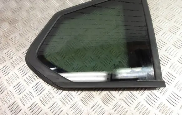 BMW X3 F25 Rear side window 7205626
