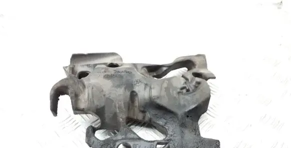 Volkswagen PASSAT B8 Heat shield in engine bay 03N103954B