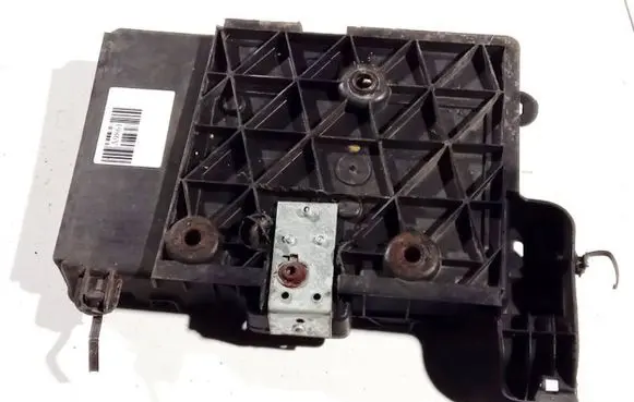 Renault Megane II Battery box tray 8200166032