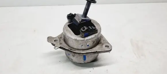 Alfa Romeo Giulia Engine mount bracket 50543845