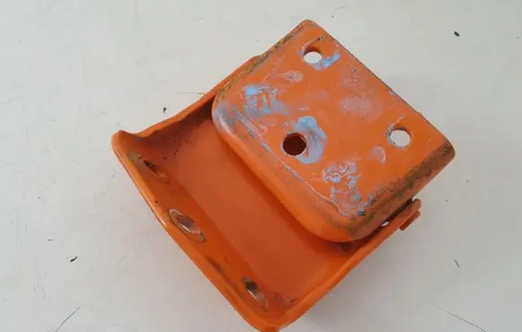 Tailgate/trunk/boot hinge