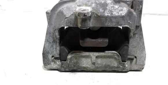 Skoda Octavia Mk2 (1Z) Engine mount bracket 1K0199262