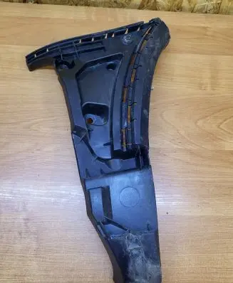 Volvo XC90 Front bumper mounting bracket 30698128