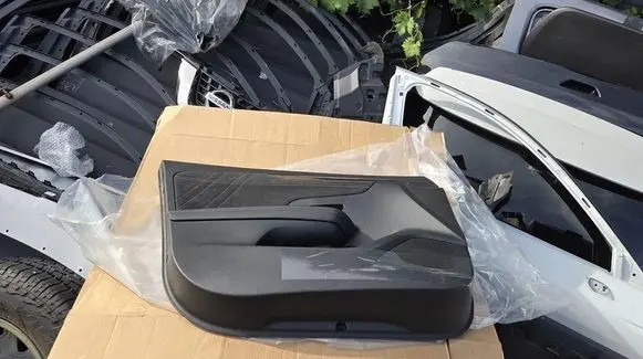 Opel Mokka B Front door card panel trim 98397282YX