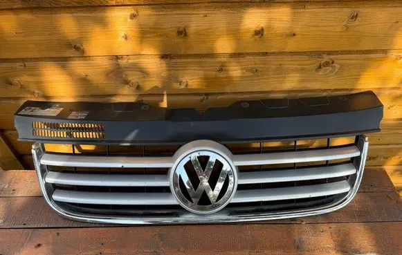 Volkswagen Transporter - Caravelle T5 Front bumper upper radiator grill 7H5807101 7H58071018