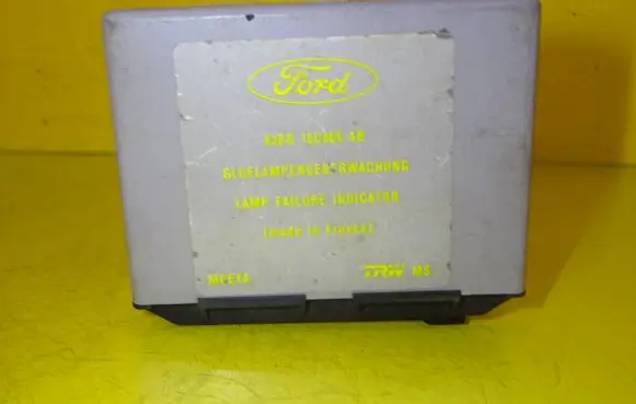 Ford Mondeo MK I Light module LCM 93BG10C909AB