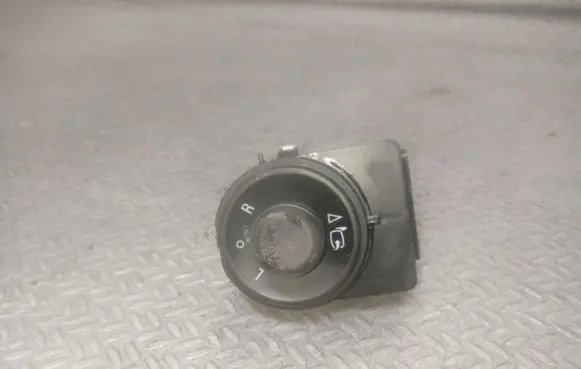 Opel Astra J Wing mirror switch 13271833