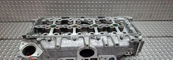 Peugeot 508 II Engine head S25053113 9812313410