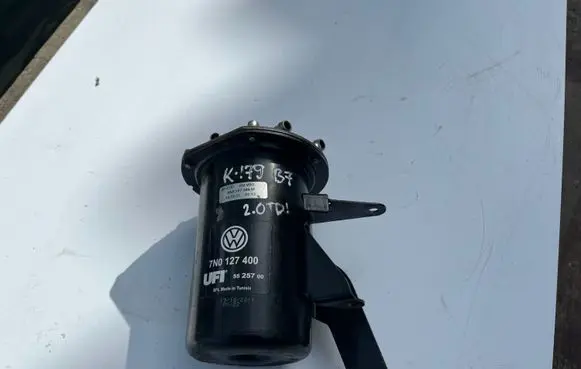 Volkswagen PASSAT B7 Fuel filter housing 7N0127400 3AA127399M 5525700