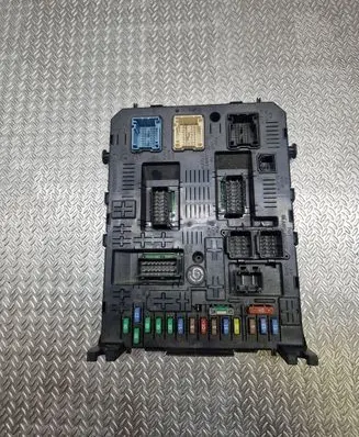 Citroen C5 Fuse module 966405908001 BSI04EVK04 180907