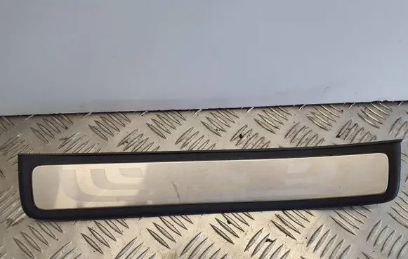 Honda CR-V Side skirt rear trim 
