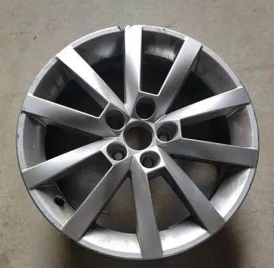 R16 alloy rim