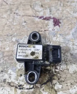 KIA Sorento Airbag deployment crash/impact sensor 0265005142 0019942