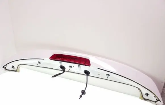 Tailgate/trunk spoiler