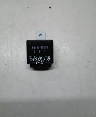 Hyundai Santa Fe Window wiper relay 954202B500