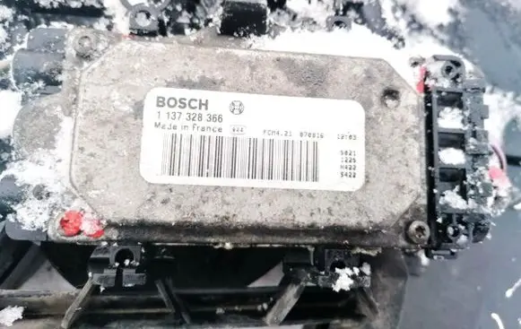 Volvo S40 Coolant fan relay 1137328366