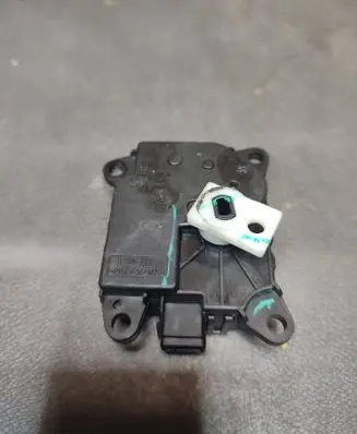 Nissan Pulsar Air flap motor/actuator 277313SB0A