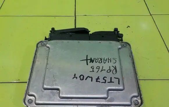 Volkswagen Sharan Engine control unit/module 0281012932 RP165
