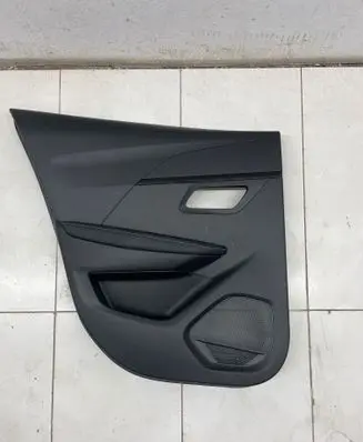 Peugeot 208 II Rear door card panel trim