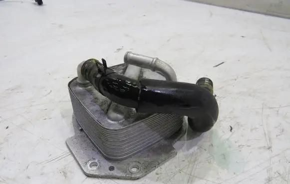 Mazda 6 Engine oil radiator GMAUTO4574097