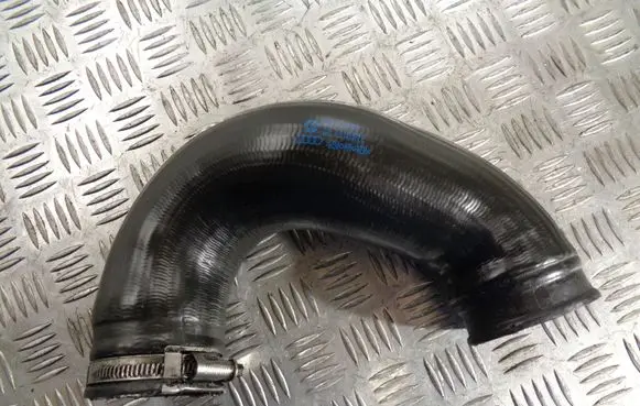 Audi Q7 4L Intercooler hose/pipe 7L6145972E