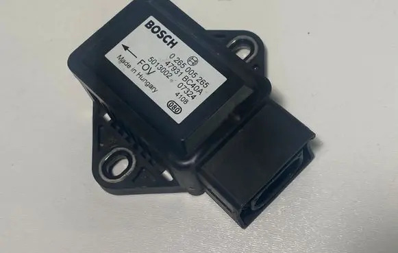 Nissan Note (E11) ESP acceleration yaw rate sensor 47931BC40A 0265005265