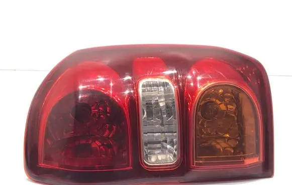 Toyota RAV 4 (XA20) Rear/tail lights