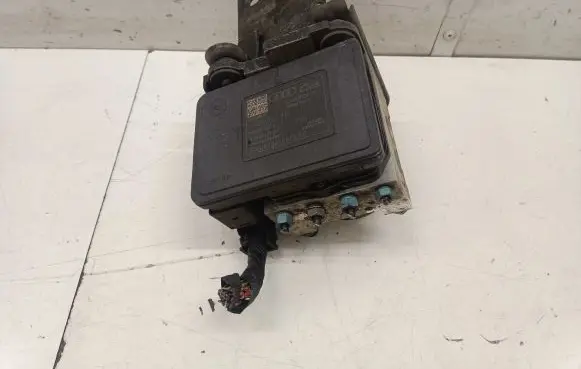Audi TT TTS RS Mk3 8S ABS Pump 8S0614517B