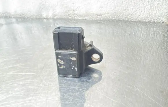 BMW 5 E34 Air pressure sensor 2244674