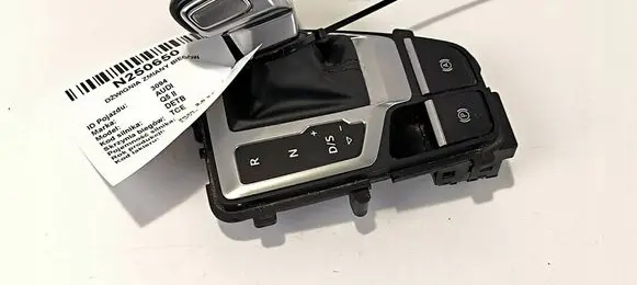 Audi Q5 SQ5 FY Gear shifter/selector 80B713111C