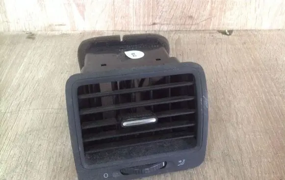 Volkswagen Golf V Cabin air duct channel 1K0819704