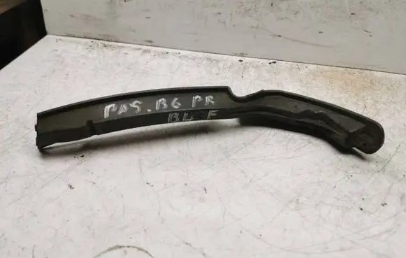 Volkswagen PASSAT B6 Front bumper mounting bracket 3C0807177