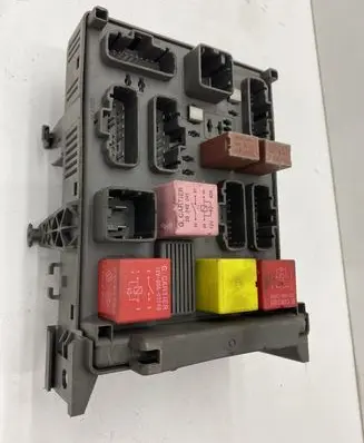 Renault Espace - Grand espace IV Fuse module 8200283815 9200004201 518837018