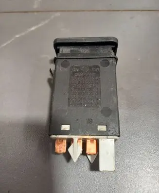 Volkswagen Golf IV Hazard light switch 1J0953235