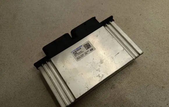 Hyundai i10 Engine control unit/module 9001340367KD 1E37109Y 3FD00F00050J