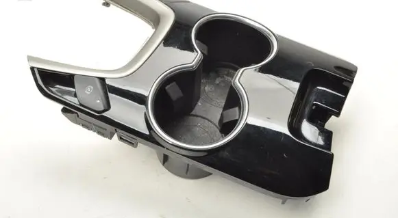 Ford Fusion II Cup holder DS73F045L92AD