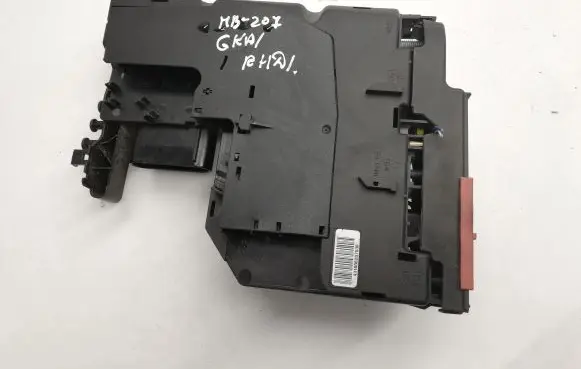 Mercedes-Benz E C207 W207 Fuse module A2075400340