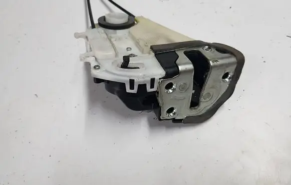 Toyota Yaris Rear door lock 