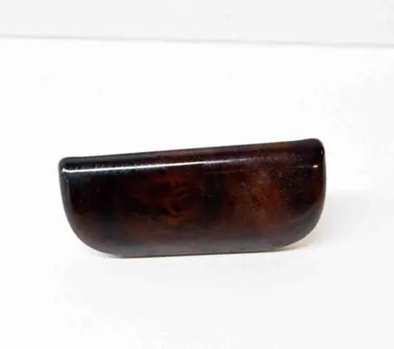 Dashboard glove box trim