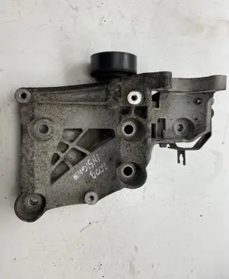 Opel Insignia A A/C compressor mount bracket 55562863