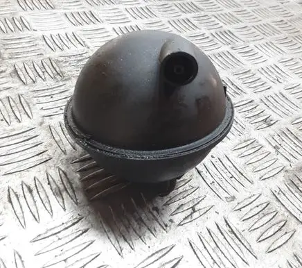 Vacuum air tank