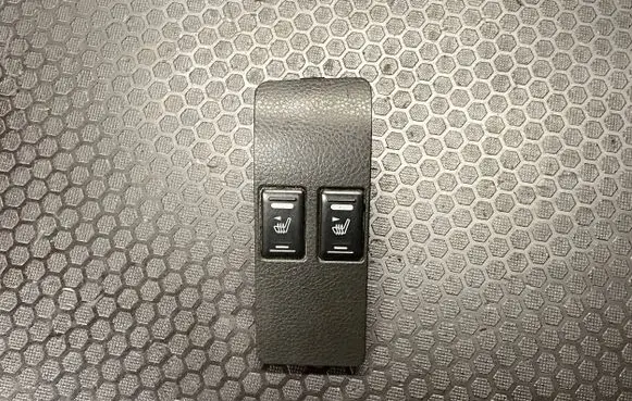 Nissan X-Trail T30 Seat heating switch 68486EQ000