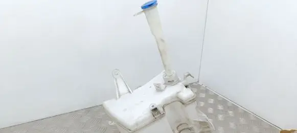 Toyota Corolla E160 E170 Windshield washer fluid reservoir/tank 001019