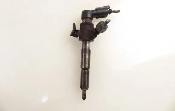 Fuel injector